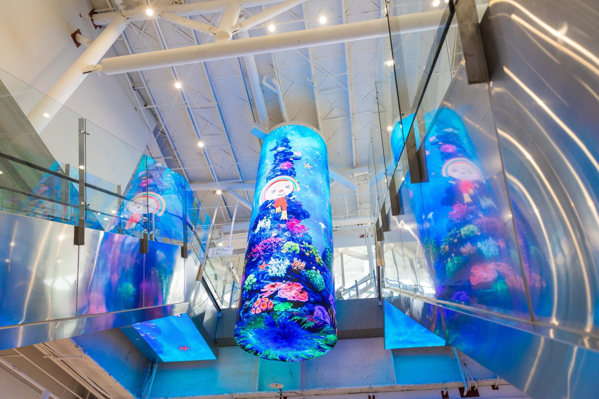 達擎與傑可達整合先進顯示技術與軟硬體應用服務，提供一系列大型LED顯示解決方案，為全新改裝開幕的「清水服務區」佈局嶄新視覺體驗。