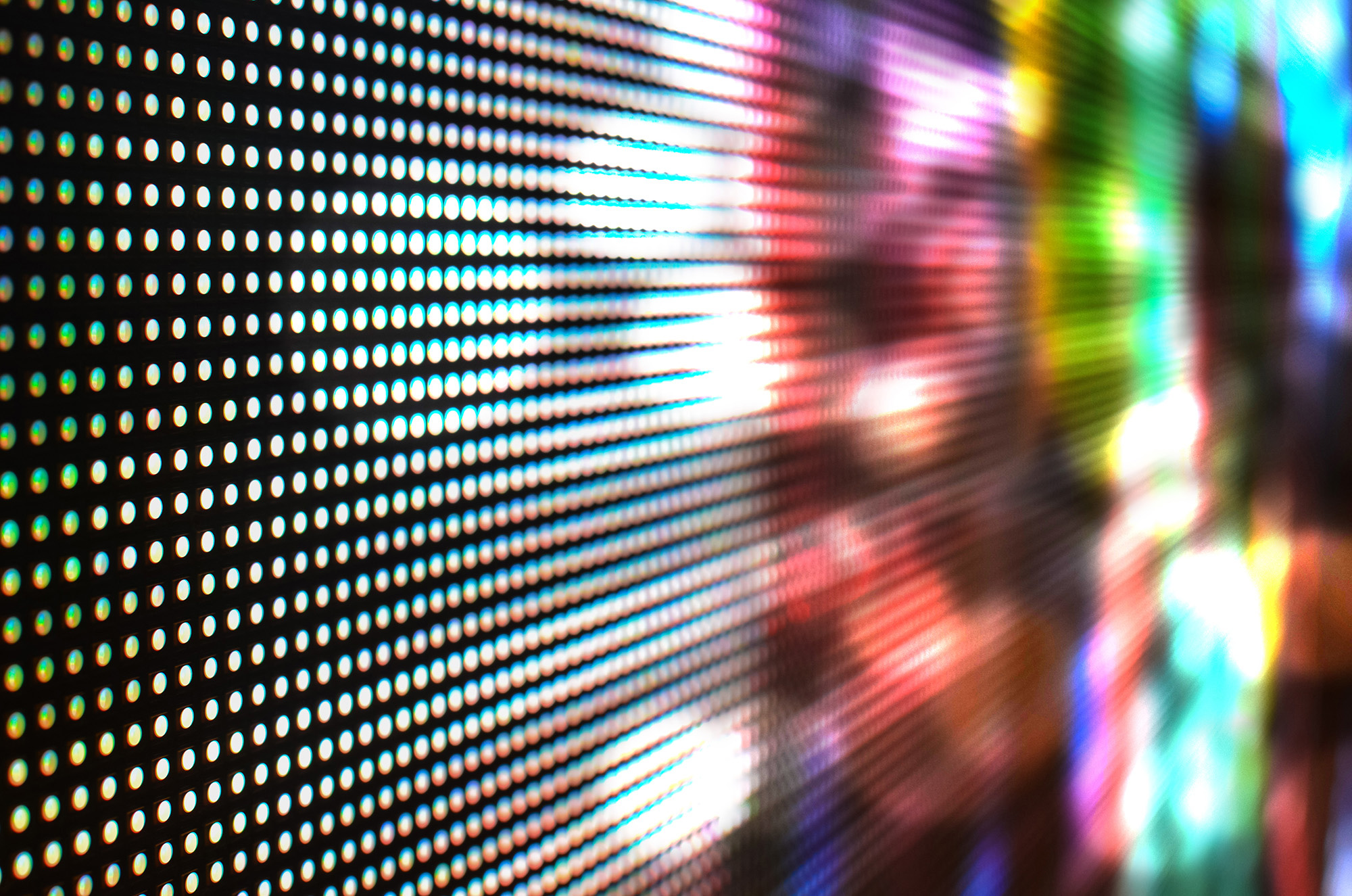 超高亮度、超长寿命